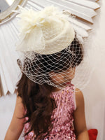 Load image into Gallery viewer, Derby Style White Mesh Fascinator
