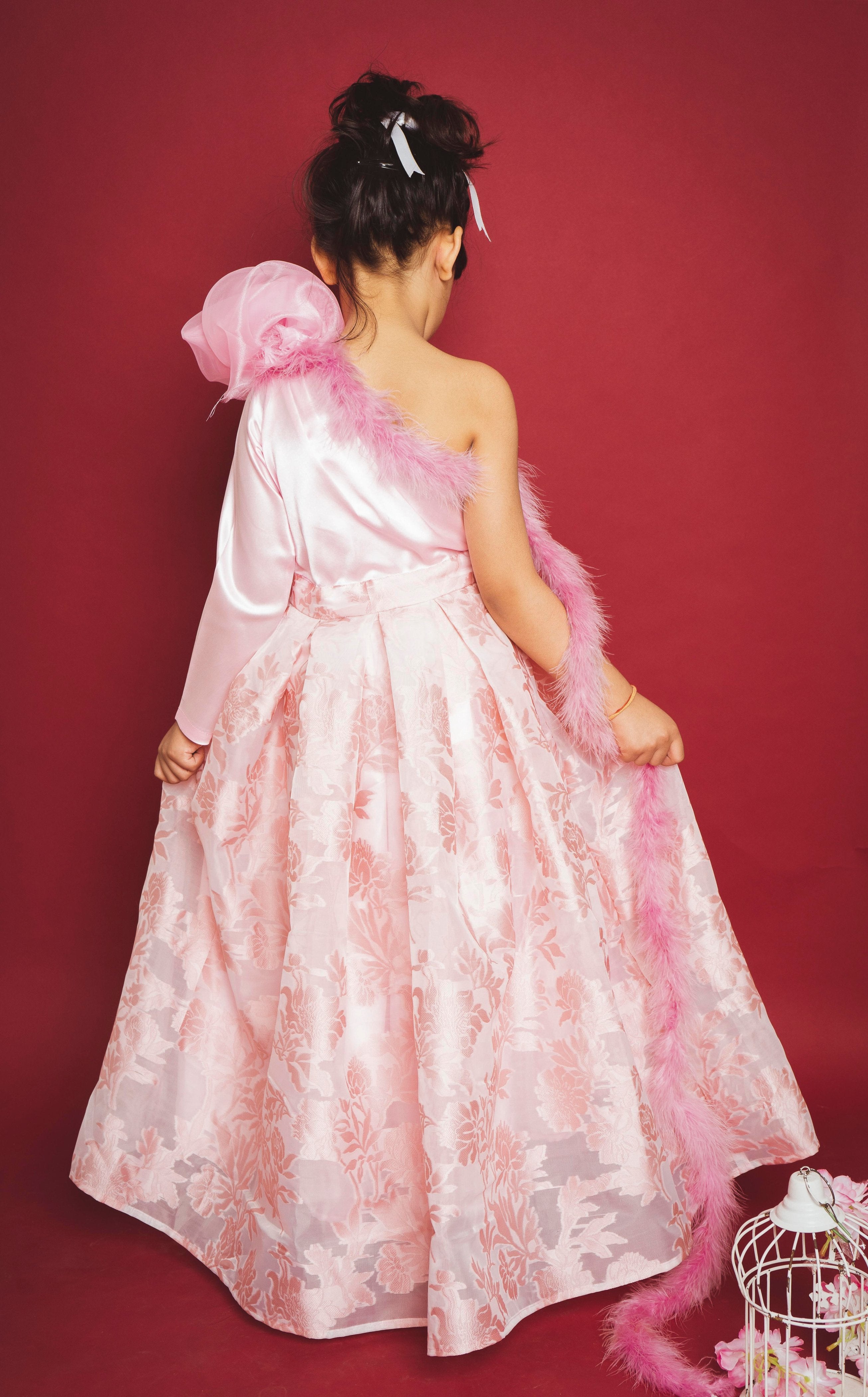 One shoulder gowns