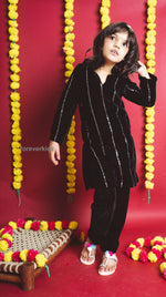 Load image into Gallery viewer, Twinkling Black Velvet Suit
