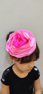 Load image into Gallery viewer, Rose Head Fascinator
